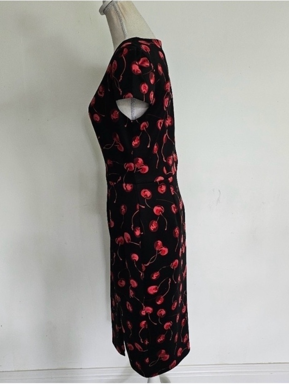 🍒 Betsey Johnson Black Cherry Print Bodycon Rockabilly Sheath Dress Size 8 🍒 - Picture 3 of 7